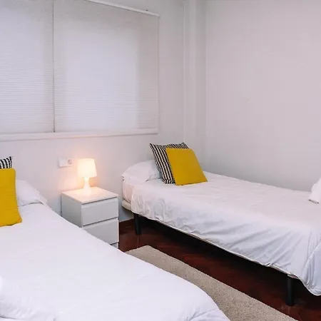 Luz Y Descanso Con Parking By Lägenhet Vigo