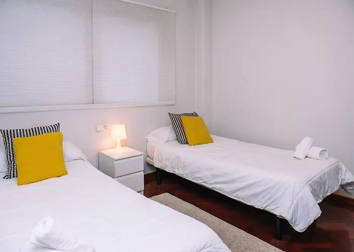 Luz Y Descanso Con Parking By Apartmán Vigo