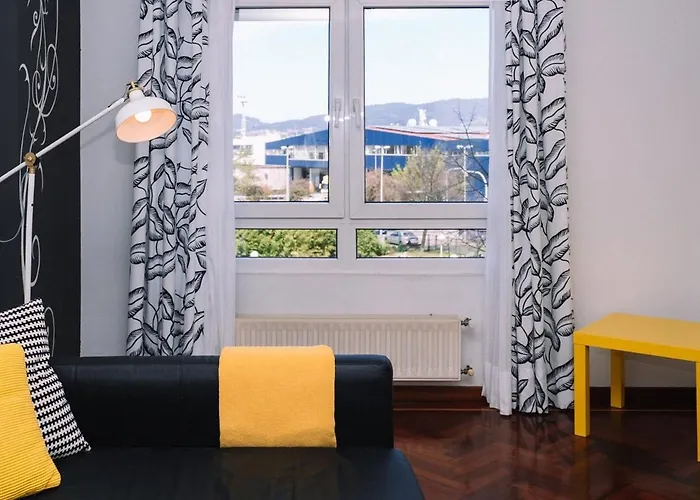 Luz Y Descanso Con Parking By Apartmán Vigo