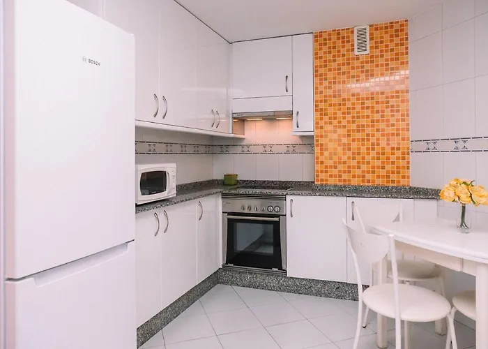 Luz Y Descanso Con Parking By Apartmán Vigo